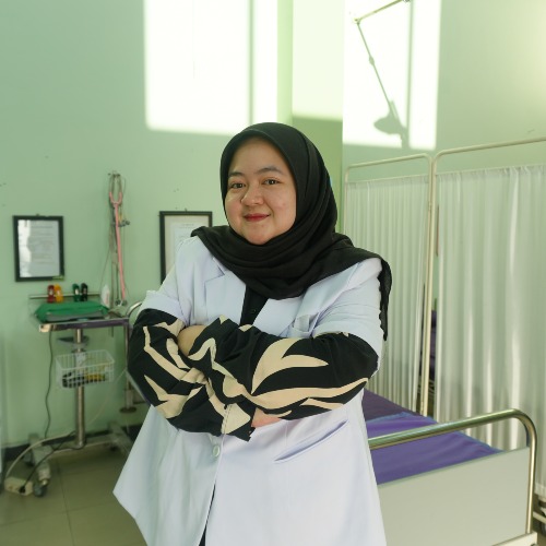 dr. Ayu